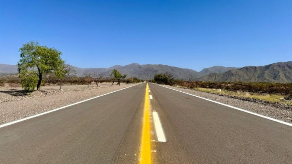 El paseo que une el Parque General San Martín con el santuario de la Virgen de Lourdes en El Challao fue puesto a nuevo en un programa de obras de dos etapas que incluyó el mejoramiento y ensanchamiento de la ruta. El paseo que une el Parque General San Martín con el santuario de la Virgen de Lourdes en El Challao fue puesto a nuevo en un programa de obras de dos etapas que incluyó el mejoramiento y ensanchamiento de la ruta.