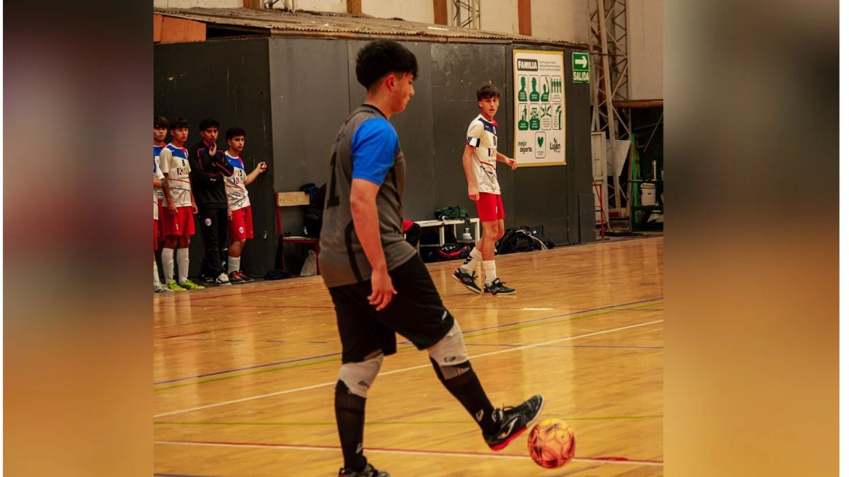 Jeremías en uno de los partidos de futsal, el deporte que amaba practicar. Jeremías en uno de los partidos de futsal, el deporte que amaba practicar.