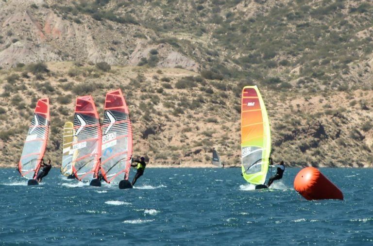 Potrerillos es un escenario ideal para el windsfurf.