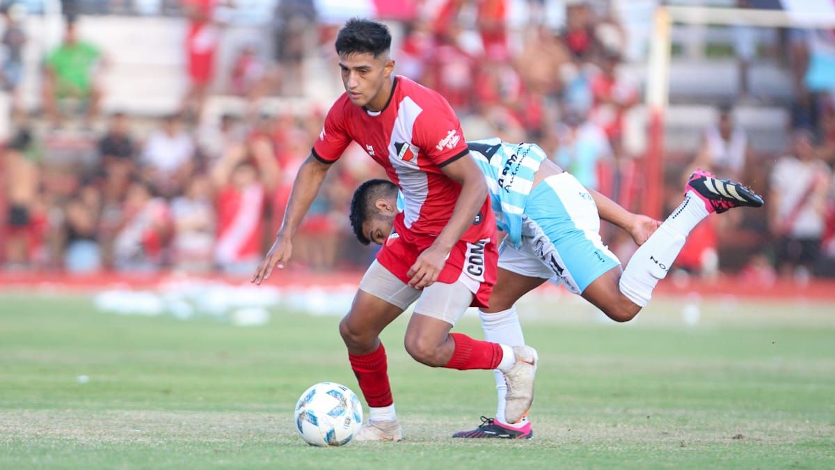 Maipú le ganó como local al Racing cordobés (UNO/Nicolás Ríos)
