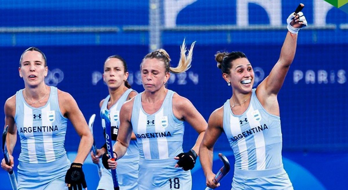 Rocío Sánchez Moccia señala a la tribuna dedicando su gol, el primero de Las Leonas en el partido frente a Estados Unidos. Rocío Sánchez Moccia señala a la tribuna dedicando su gol, el primero de Las Leonas en el partido frente a Estados Unidos.