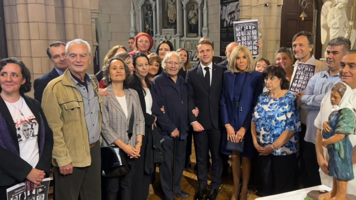 Emmanuel Macron junto a organismo de Derechos Humanos en Buenos Aires.