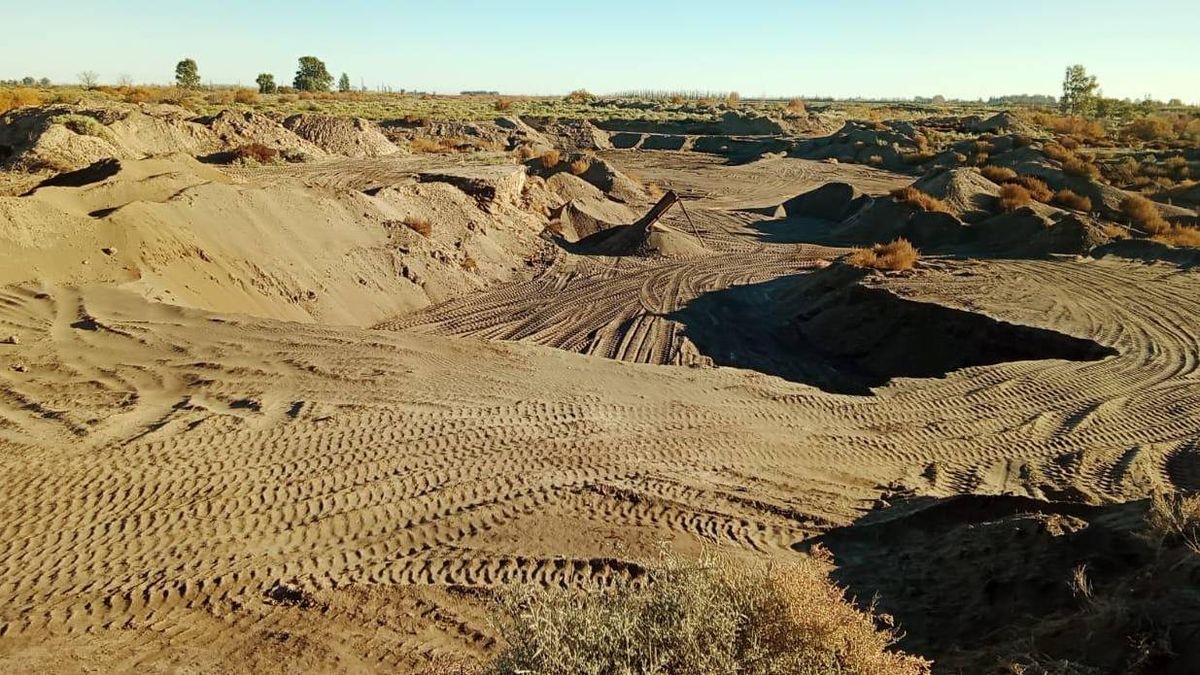 Las pruebas de la actividad extractivista ilegal descubierta en General Alvear. La Dirección de Minería la suspendió. Las pruebas de la actividad extractivista ilegal descubierta en General Alvear. La Dirección de Minería la suspendió.