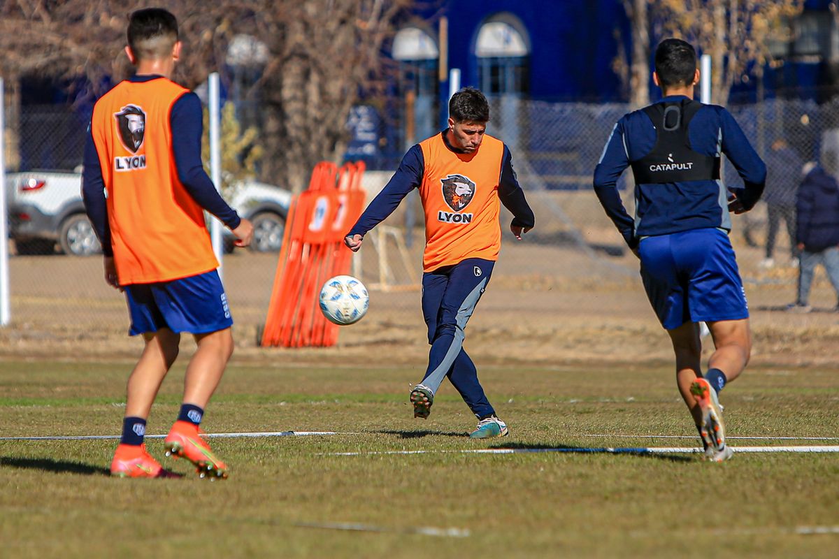 Independiente Rivadavia en el entrenamiento matutino de hoy. Independiente Rivadavia en el entrenamiento matutino de hoy.