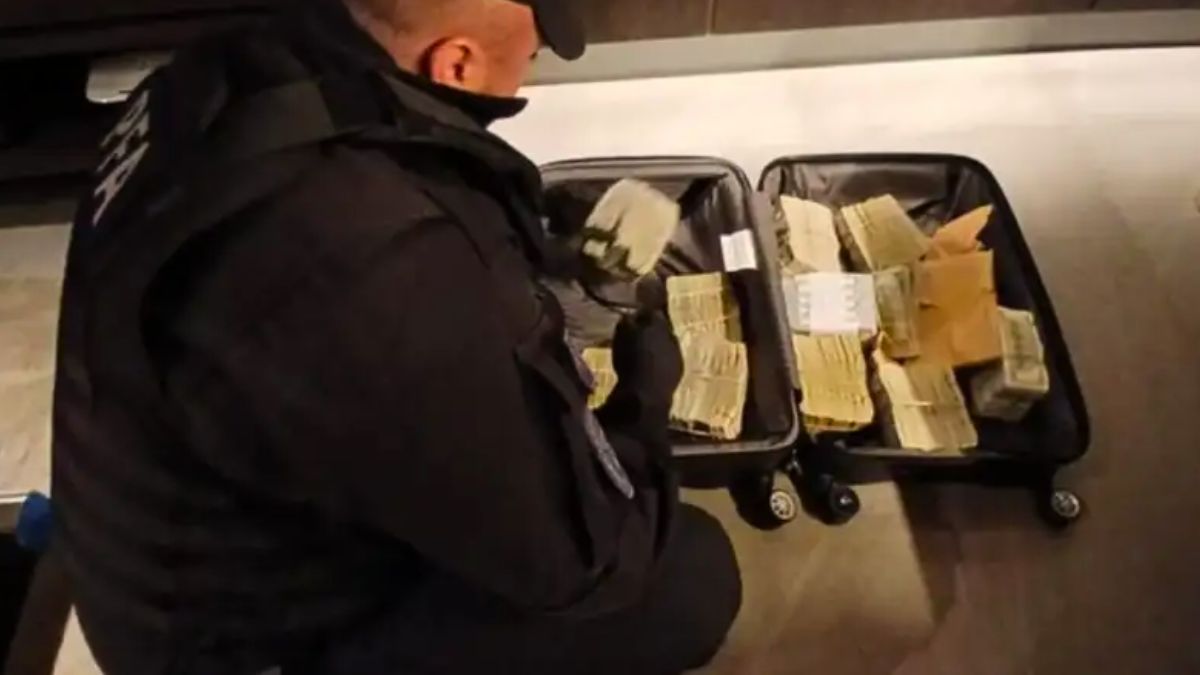 También en valijas encontraron dólares en los departamentos de Facundo Leal en Palermo y en una torre de lujo en la Quinta Sección de la Ciudad de Mendoza.