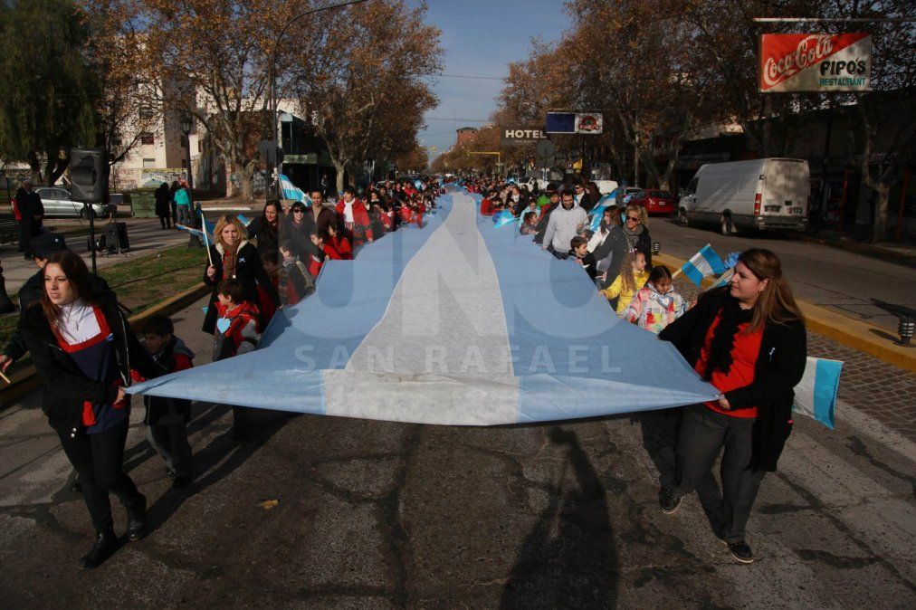 Se realizó una nueva “Marcha Celeste y Blanca” por el centro