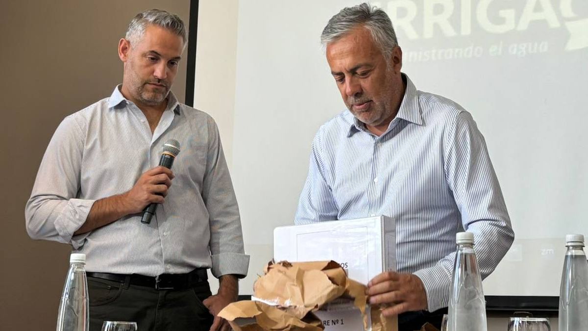 El gobernador Alfredo Cornejo participó de la apertura de sobres de una nueva obra pública que se hará con fondos del resarcimiento.