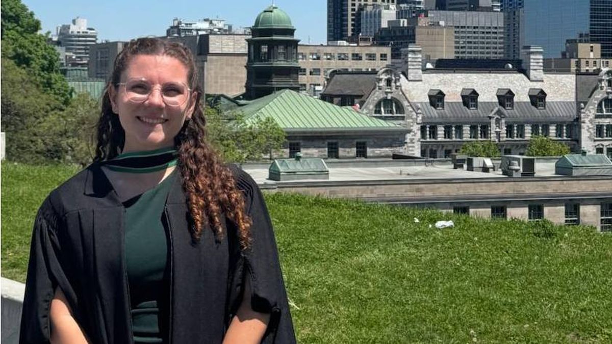 Martina Elia Vitolini es abogada y se especializa en Derecho Aeroespacial.