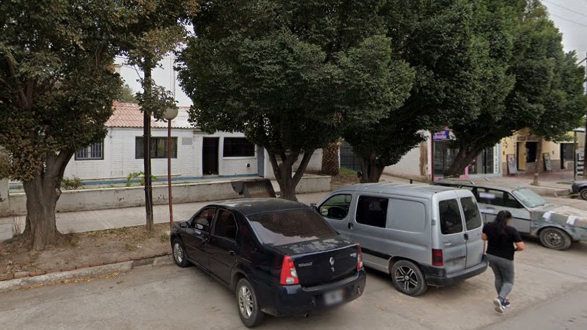 El robo del Fiat Duna con el carro encarpado fue denunciado en la Comisaría 56 de El Algarrobal