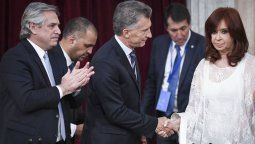 Viral: el rechazo de Cristina en el frío saludo con Macri
