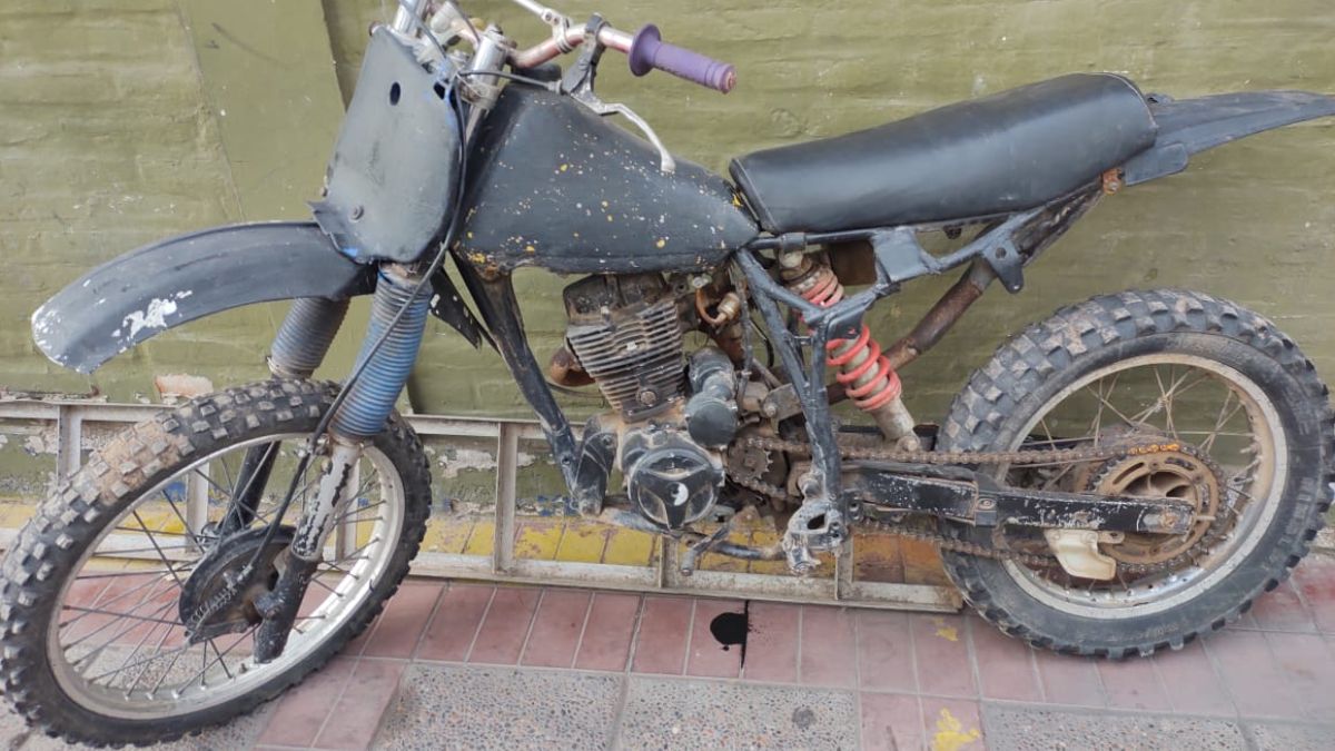 La moto incautada en el barrio Santa Teresita.