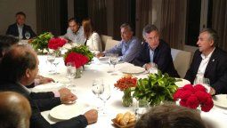 Macri reunió a la cúpula radical para buscar unidad interna antes de las PASO