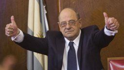 El intendente de Mar del Plata propuso mandar a alguna chica bonita a conseguir inversiones y fue blanco de críticas