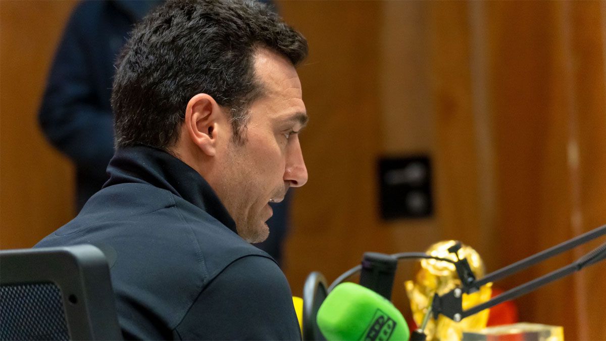Scaloni fue homenajeado por la Federación de Fútbol de las Islas Baleares.