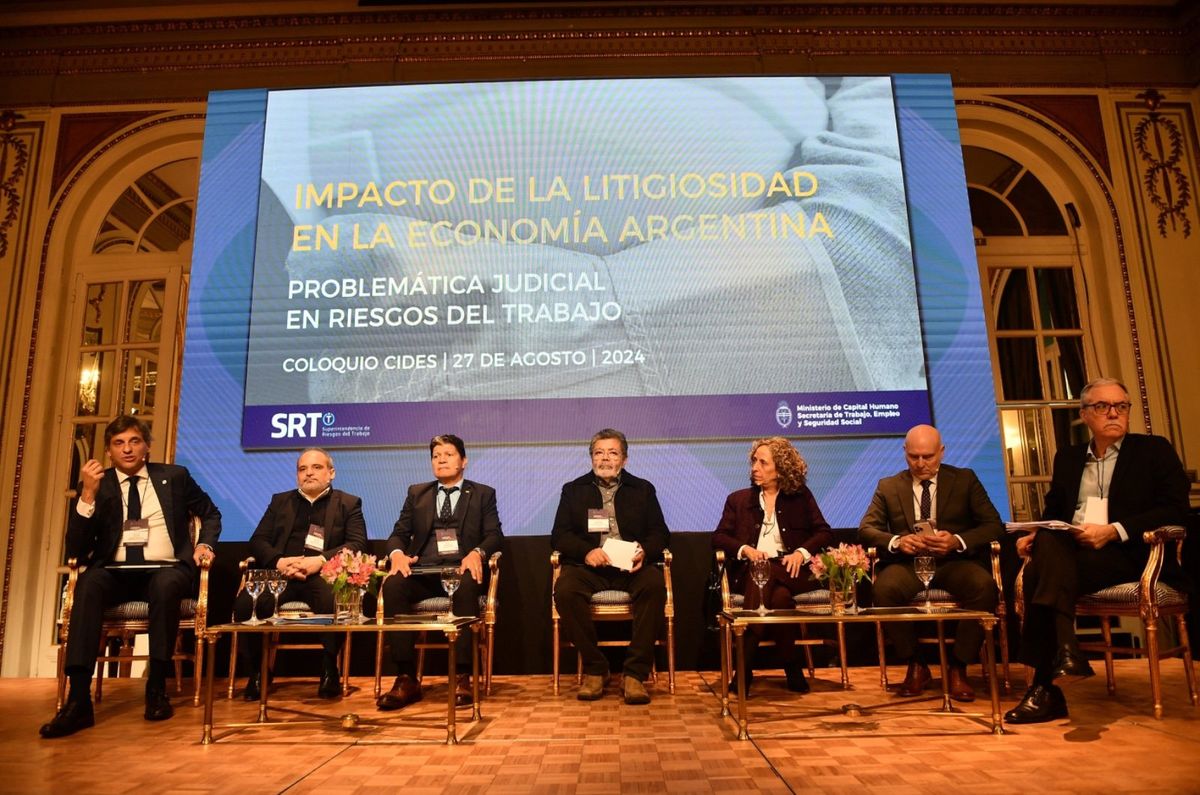 Dalmiro Garay participó del panel junto a funcionarios, representantes del sector del seguro y gremialistas. Dalmiro Garay participó del panel junto a funcionarios, representantes del sector del seguro y gremialistas.
