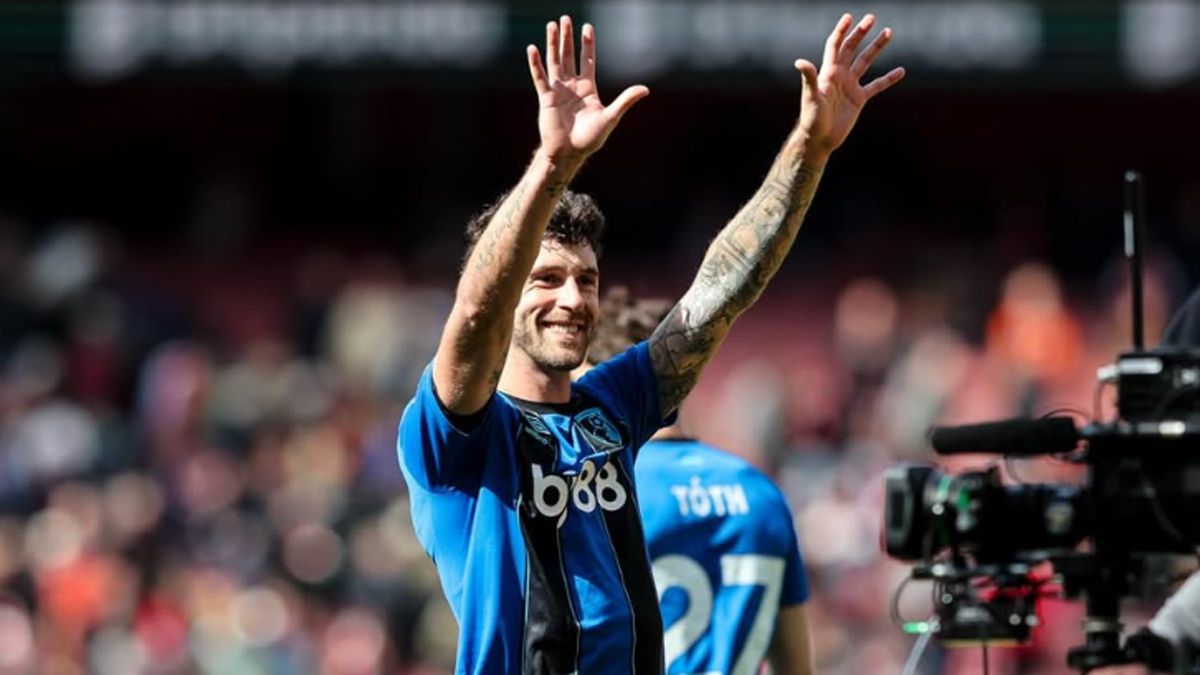 Senesi se va del Bournemouth.