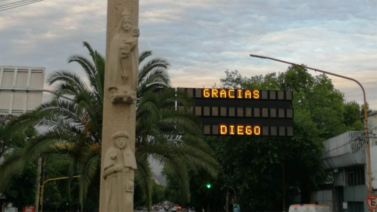 Murió Maradona y Mendoza le sigue agreadeciendo por todo lo hecho