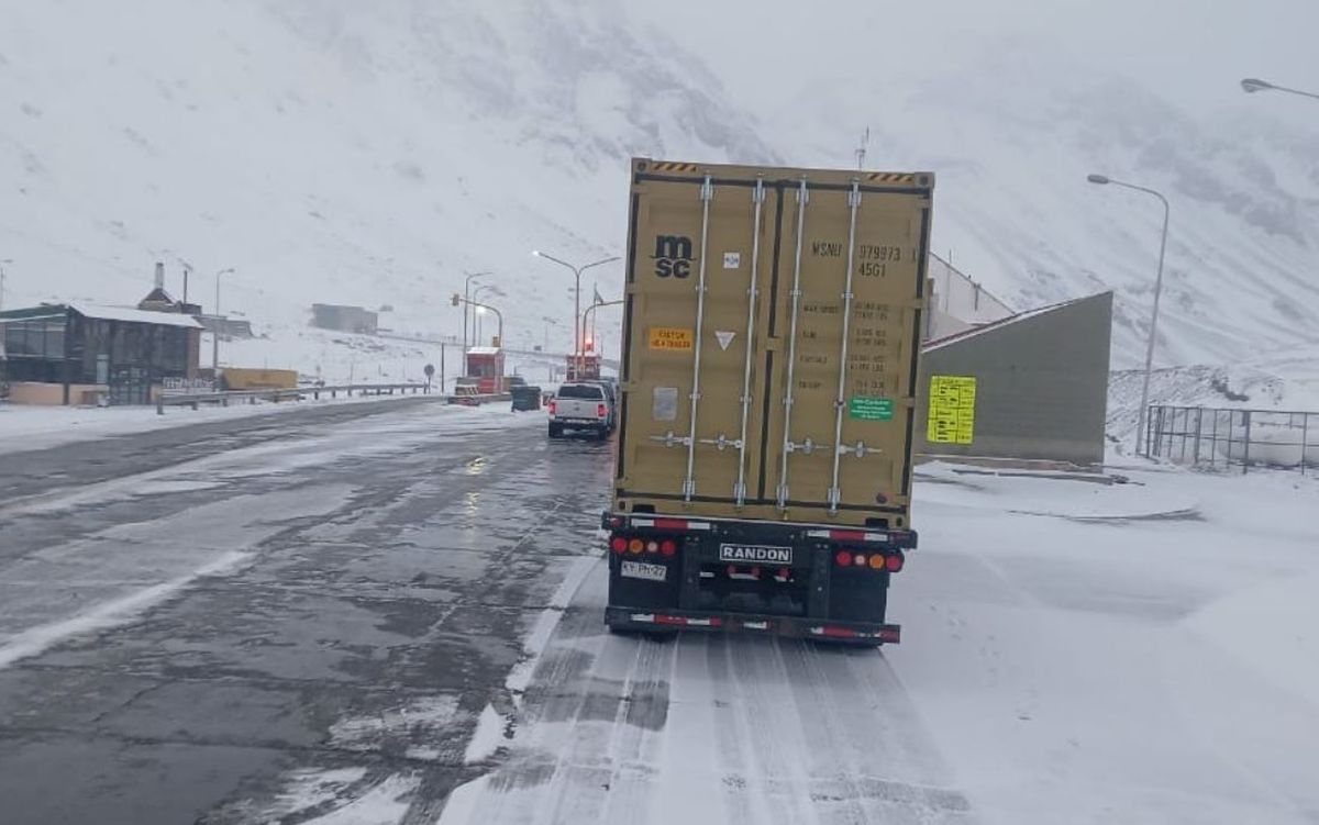El paso a Chile fue reabierto este sábado.