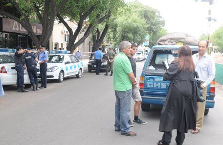Una banda robó $31 mil de una aseguradora de calle Belgrano de Ciudad
