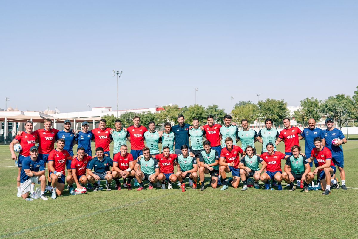 Argentinos en Dubai: Liceo y Los Pumas 7s después del entrenamiento en conjunto. Argentinos en Dubai: Liceo y Los Pumas 7s después del entrenamiento en conjunto.