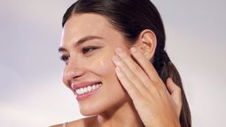 Si quieres tener la piel protegida, hidratada y brillante, es importante acomodar tu rutina de skincare.