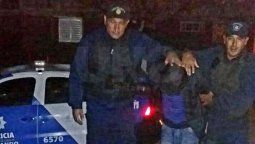 Dos policías heridos