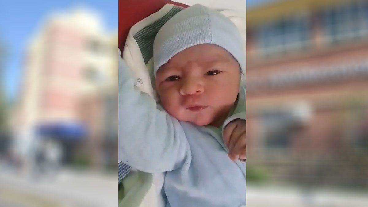 Emir nació en la noche del lunes en el hospital Lagomaggiore y es el séptimo hijo varón de Fabricio y Romina.