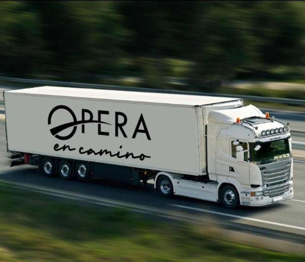 Así es el camión de la Ópera en Camino que, al estilo Transformer, se convierte en un coliseo. Es construido en Europa. Así es el camión de la Ópera en Camino que, al estilo Transformer, se convierte en un coliseo. Es construido en Europa.