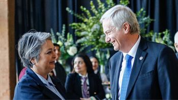 Jara y Kast cerraron sus campañas en Chile con duros cruces a días de las elecciones Jara y Kast cerraron sus campañas en Chile con duros cruces a días de las elecciones