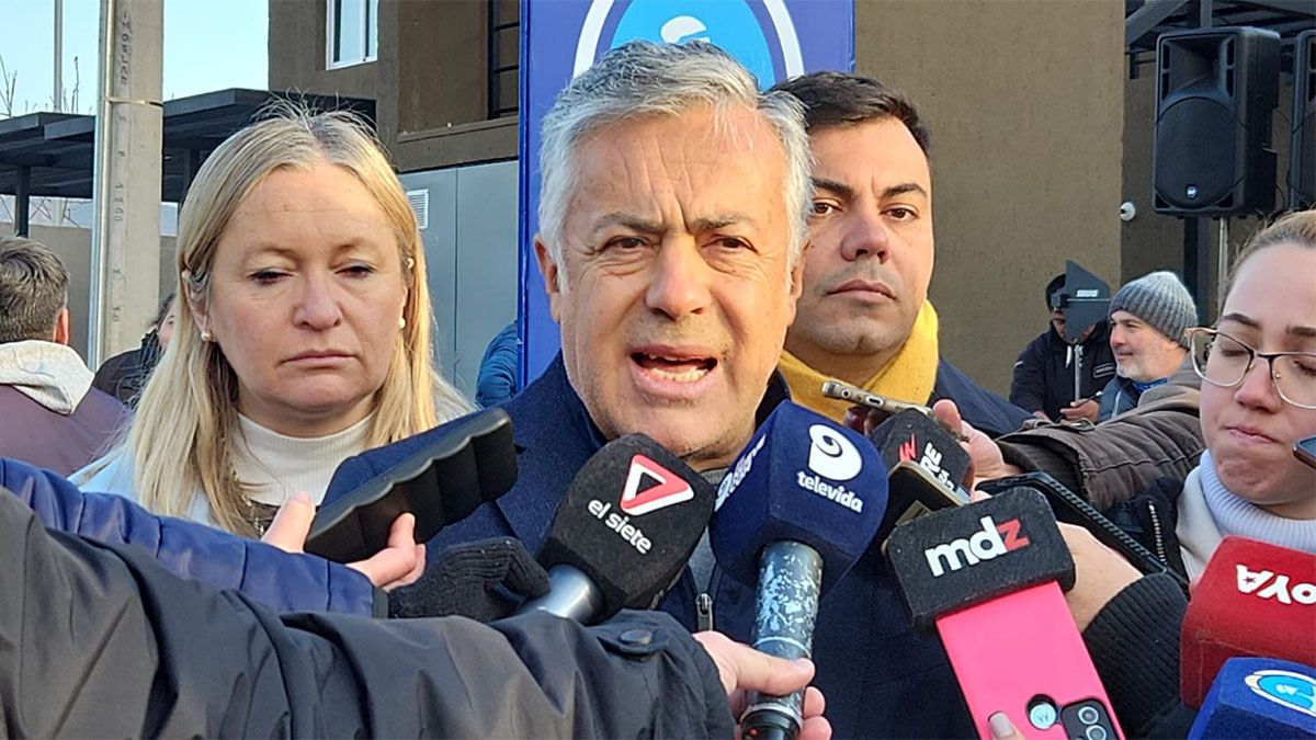 El gobernador desacreditó la lucha antigranizo con drones que propone San Carlos. El gobernador desacreditó la lucha antigranizo con drones que propone San Carlos.