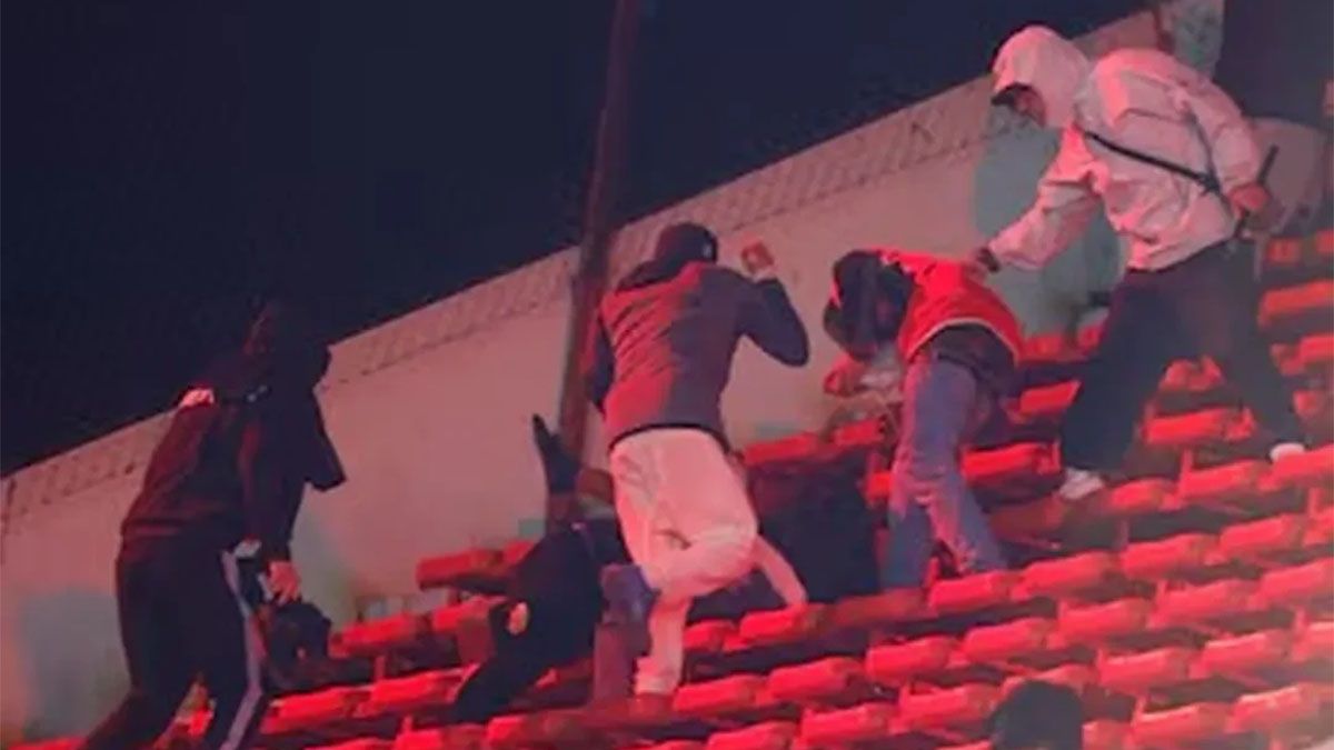 Hubo serios incidentes entre Independiente y la Universidad de Chile en Avellaneda.