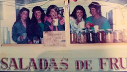 Primavera de 1986 en Monte Hermoso: frío y la ensalada de frutas a 15 australes. Los años 80 marcaron una época. De izquierda a derecha Clota, Mariela, Popi, Sandra y July.