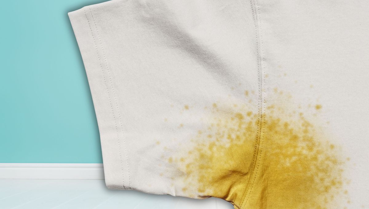 Cómo limpiar el círculo amarillo de transpiración que aparece en la ropa blanca