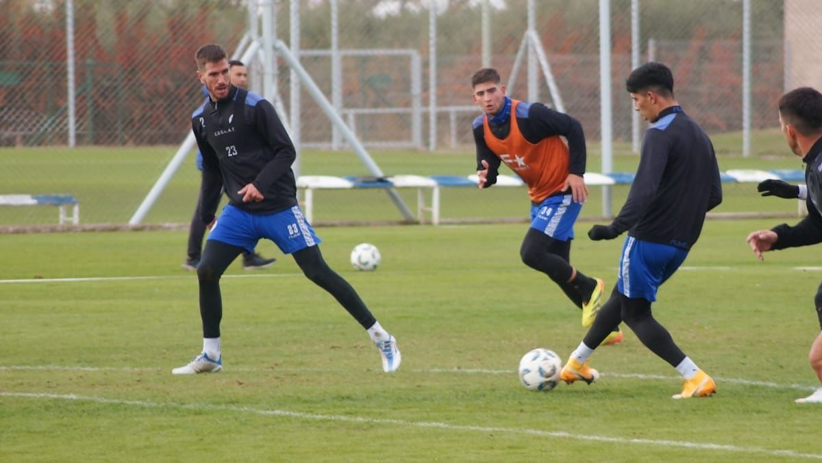 El Tomba se entrenó en Coquimbito de cara al choque ante la Lepra. El Tomba se entrenó en Coquimbito de cara al choque ante la Lepra.
