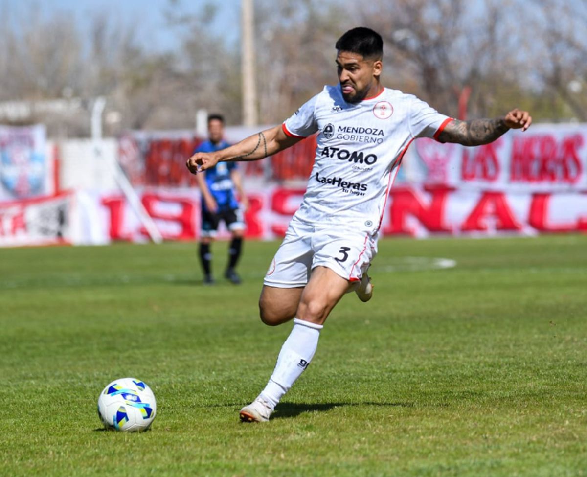 Huracán Las Heras sumó y ahora espera la última fecha de la Reválida en el Federal A. Huracán Las Heras sumó y ahora espera la última fecha de la Reválida en el Federal A.