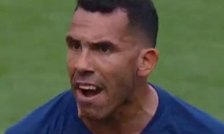 Tevez, a los gritos contra un compañero