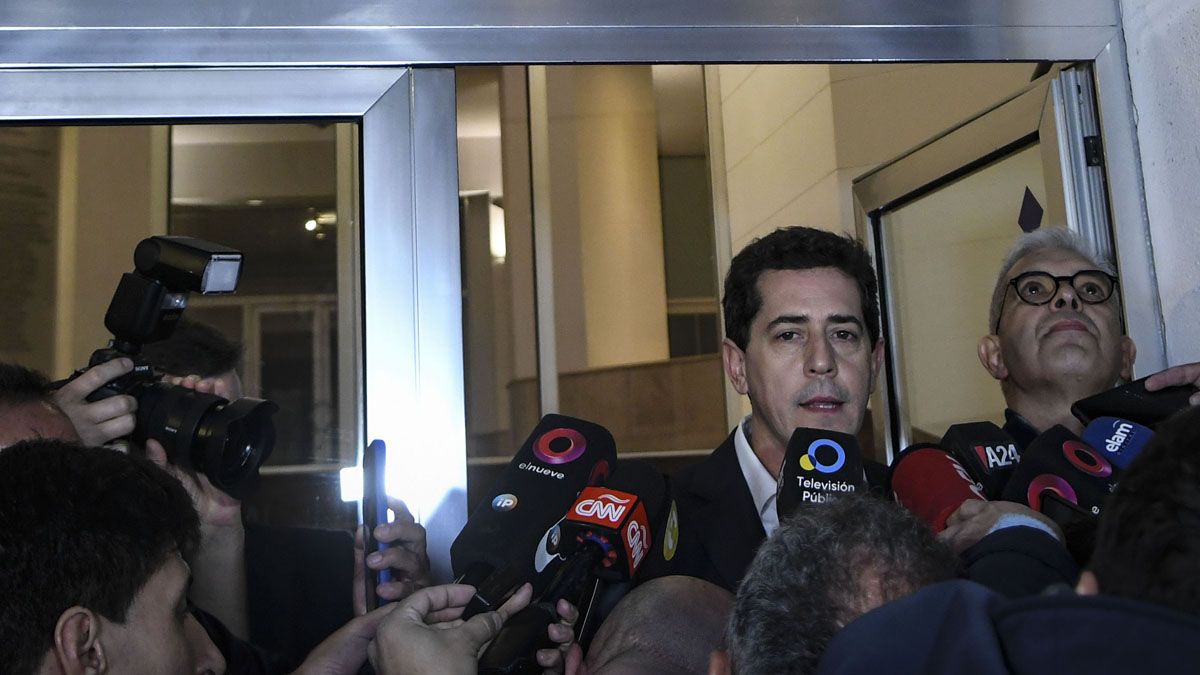 Wado de Pedro a la salida de la reunIón en la UIA.