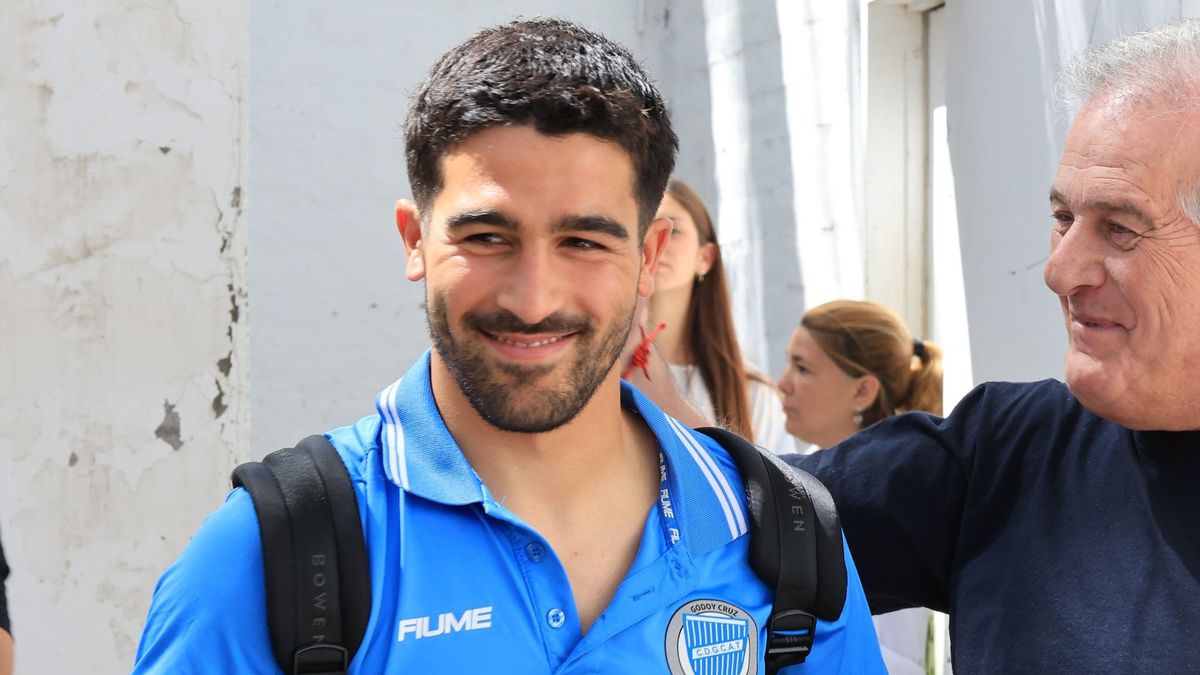 Vicente Poggi volverá a ser titular en el Tomba, en el lugar de Pol Fernández que llegó a la quinta amarilla.