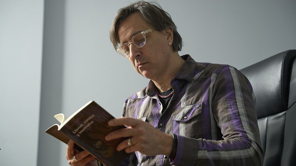 Luciano Bertolotti, periodista mendocino y ahora escritor que debuta con una obra que invita a leer y a pensar. Luciano Bertolotti, periodista mendocino y ahora escritor que debuta con una obra que invita a leer y a pensar.