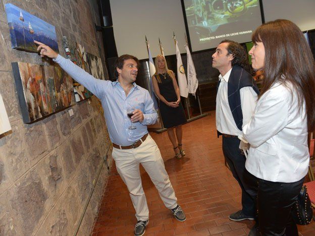 “Arte por Amor”, una subasta solidaria‏