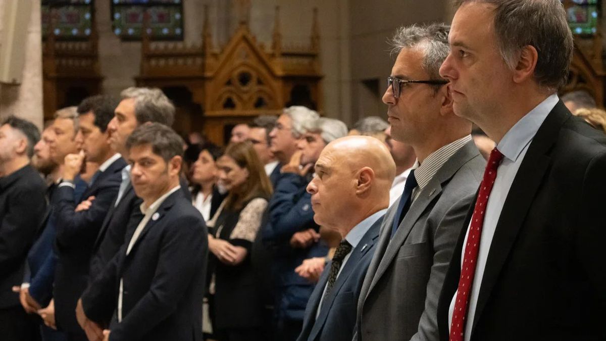 En la misa por Bergoglio, que dio Marcelo Colombo, estuvieron Adorni y Kicillof pero no Villarruel