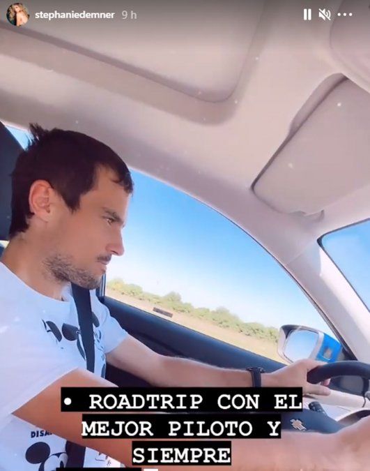 Stephanie Demner, la reina de Instagram, y Guido Pella en viaje este domingo por la mañana