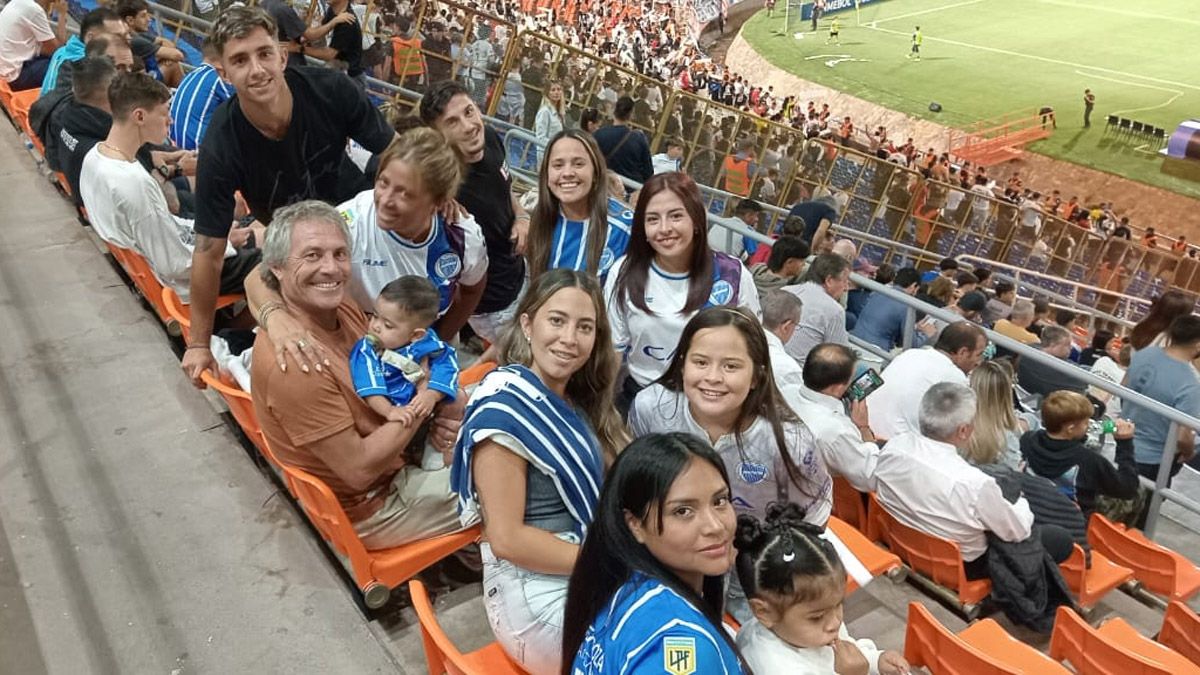 Manuel Villalobos está en el Malvinas con su familia viendo a Godoy Cruz.