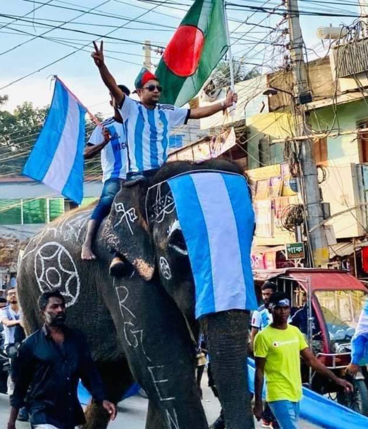 Bangladesh, al igual que en el MUndial de Qatar 2022, celebró el campeonato ganado por la Selección argentina en la Copa América 2024. Bangladesh, al igual que en el MUndial de Qatar 2022, celebró el campeonato ganado por la Selección argentina en la Copa América 2024.