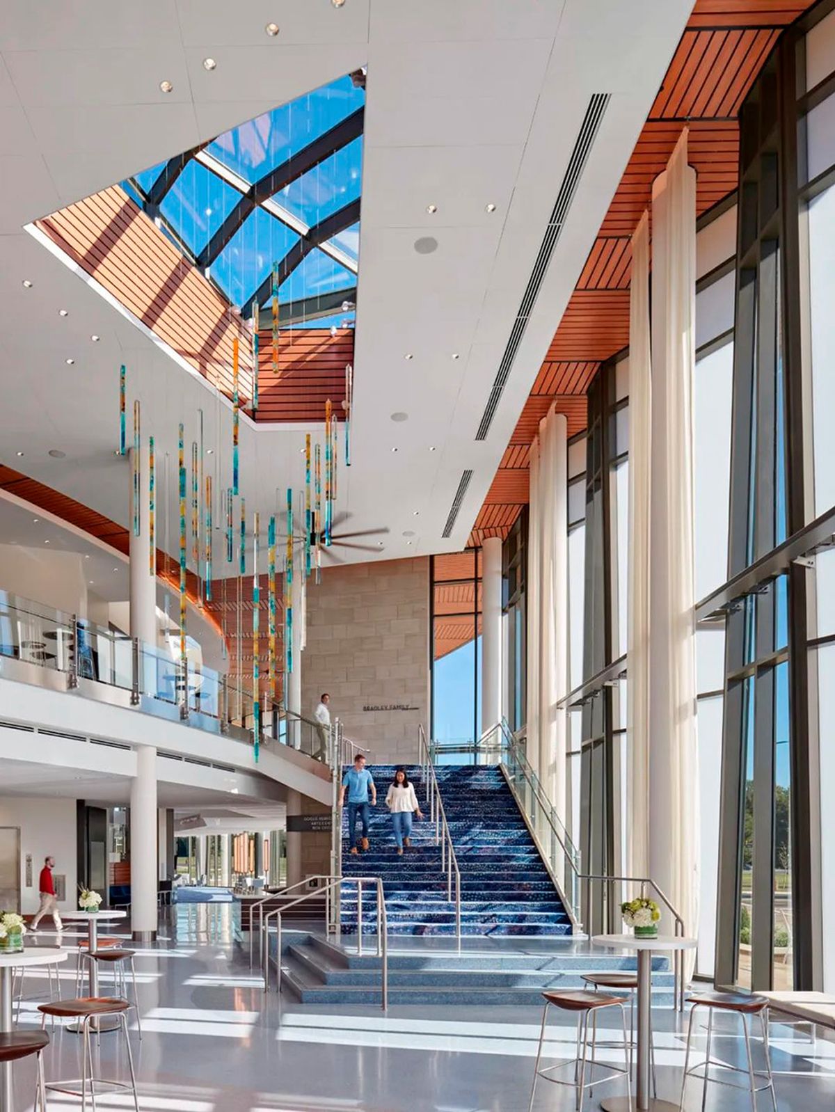 Este nuevo centro cultural beneficiará a la comunicación de la ciudad. Este nuevo centro cultural beneficiará a la comunicación de la ciudad.