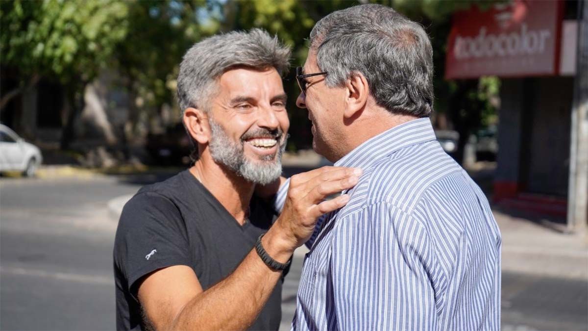 Los intendentes de Ciudad, Ulpiano Suarez, y de Las Heras, Daniel Orozco.