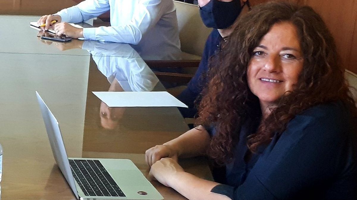 La ministra de Turismo y Cultura de Mendoza celebra la llegada de turistas a Mendoza, entre ellos los chilenos por vía terrestre, un clásico celebrado por el sector.