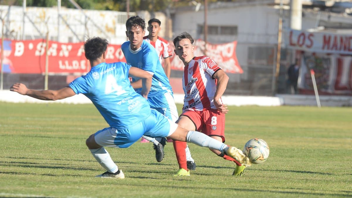 Atlérico San Martín y Gutiérrez Sport Club protagonizarán el choque de equipos mendocinos en el Este.