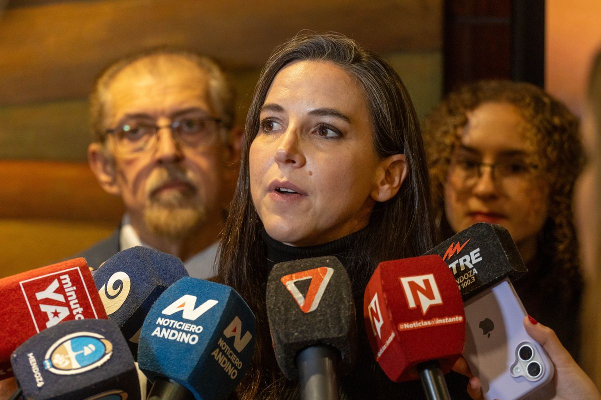 La ministra de Seguridad, Mercedes Rus, reconoció que aumentaron los ciberdelitos en la Argentina, sobretodo los que van contra la integridad sexual de niños y adolescentes. La ministra de Seguridad, Mercedes Rus, reconoció que aumentaron los ciberdelitos en la Argentina, sobretodo los que van contra la integridad sexual de niños y adolescentes.