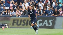 Alejo Osella festejando su tercer grito en el torneo de la Liga Profesional.